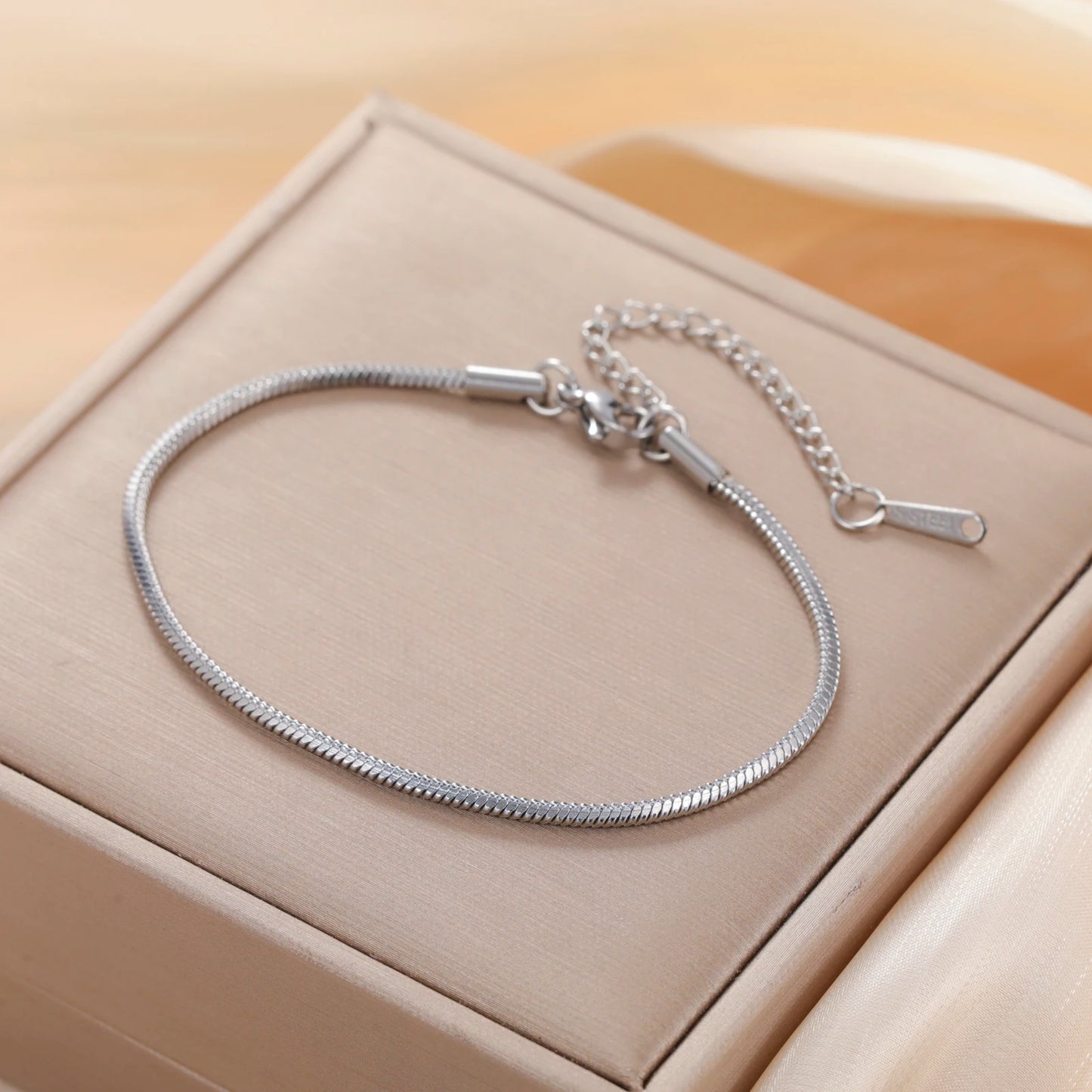 Minimalist Chain Bracelet — Stainless Steel